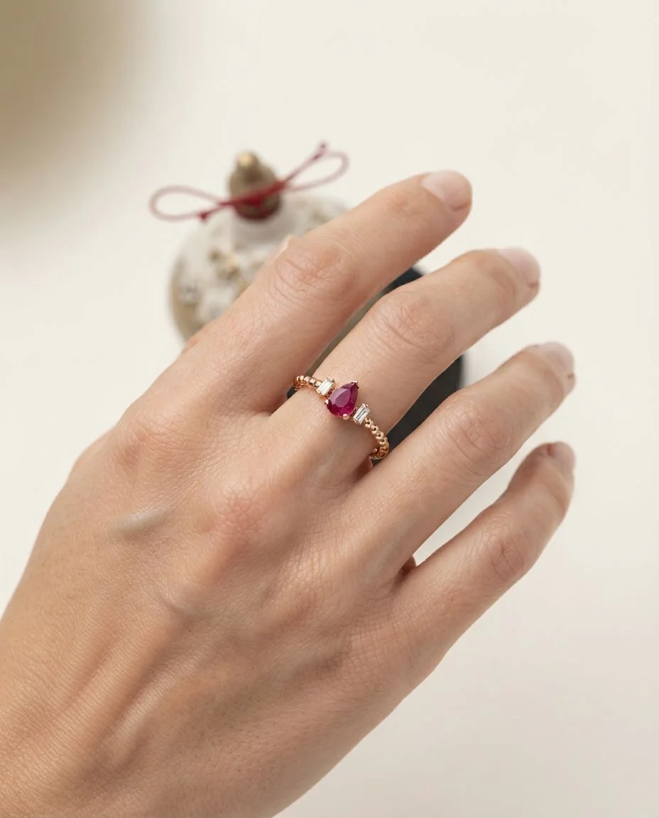 Ring 14 Karat Roségold · getragen