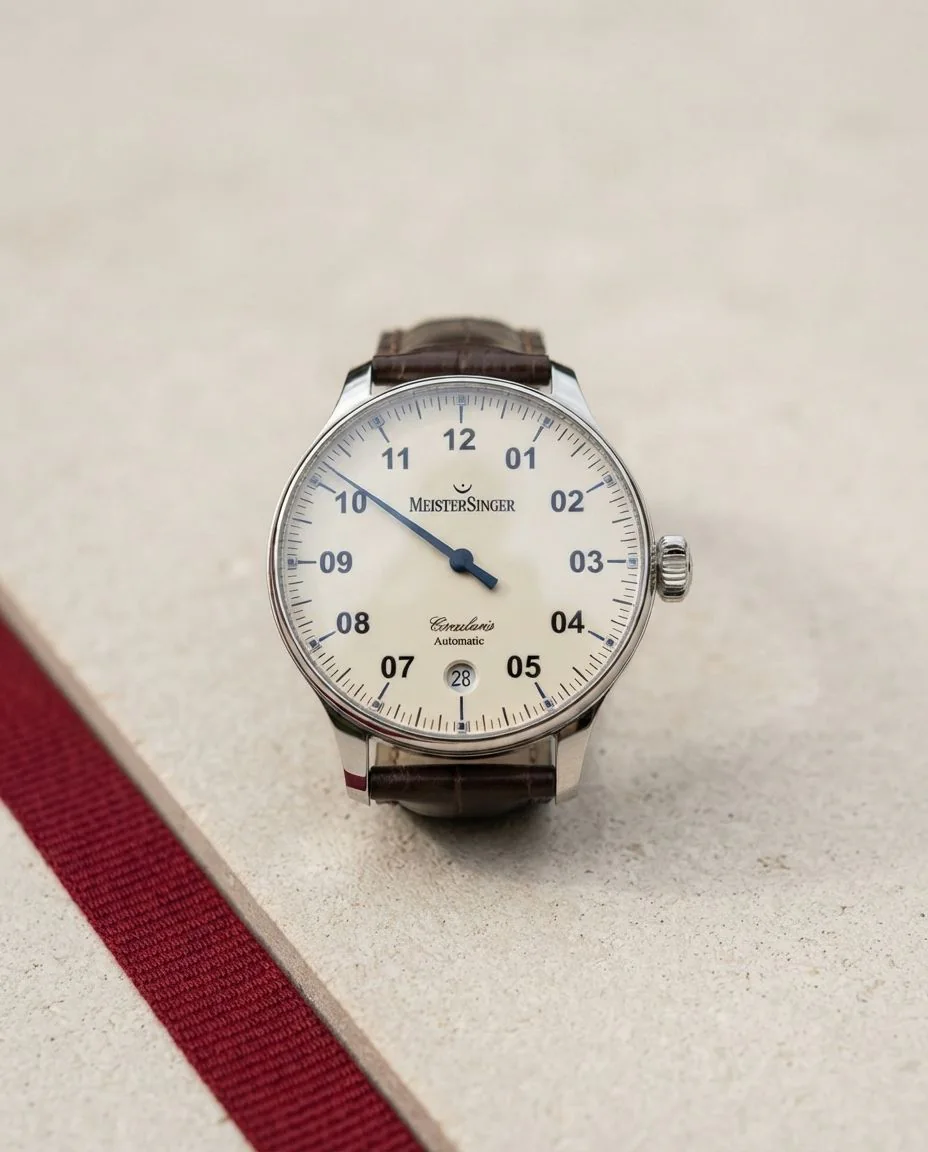 Circularis Automatic Elfenbein · drapiert