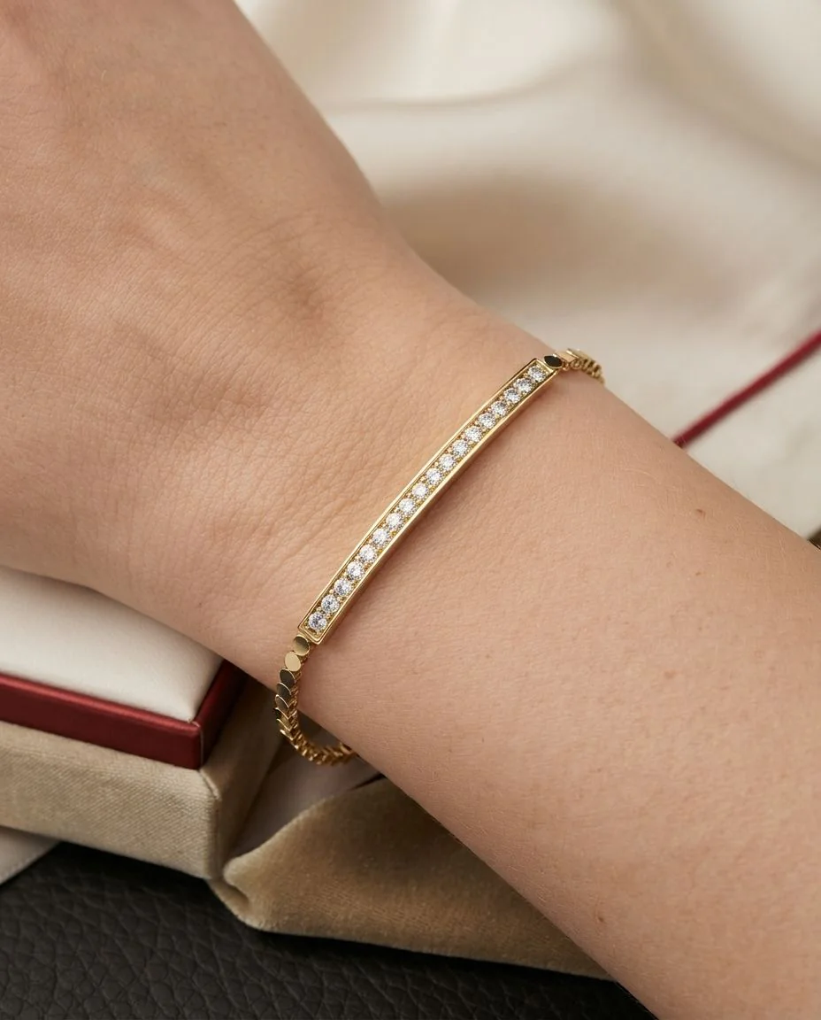 Armband 18 Karat Gelbgold · getragen