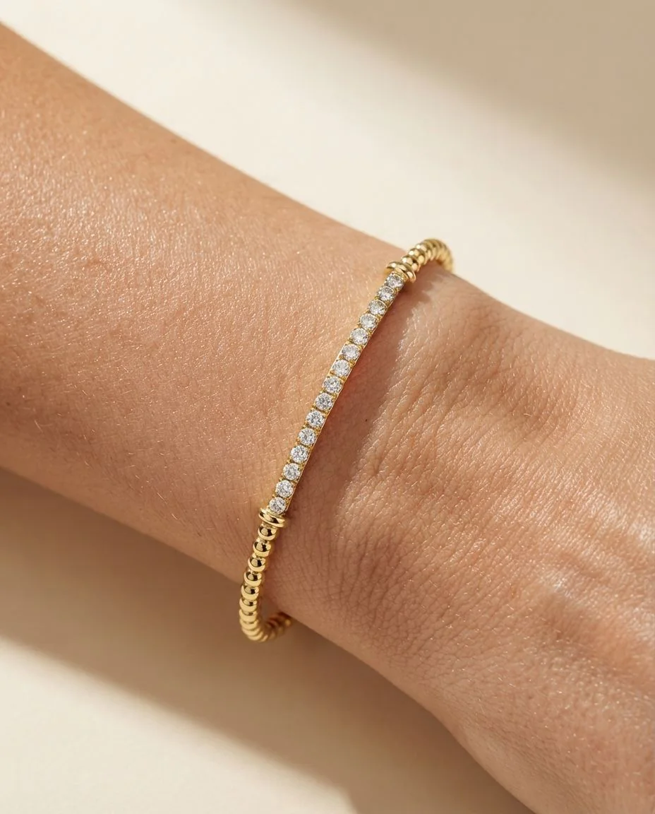 Armreif 14 Karat Gelbgold · getragen