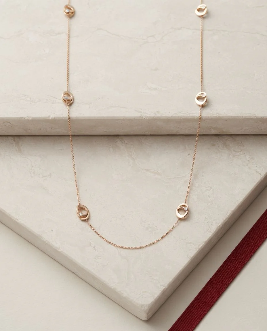 Lange Kette Dune · drapiert