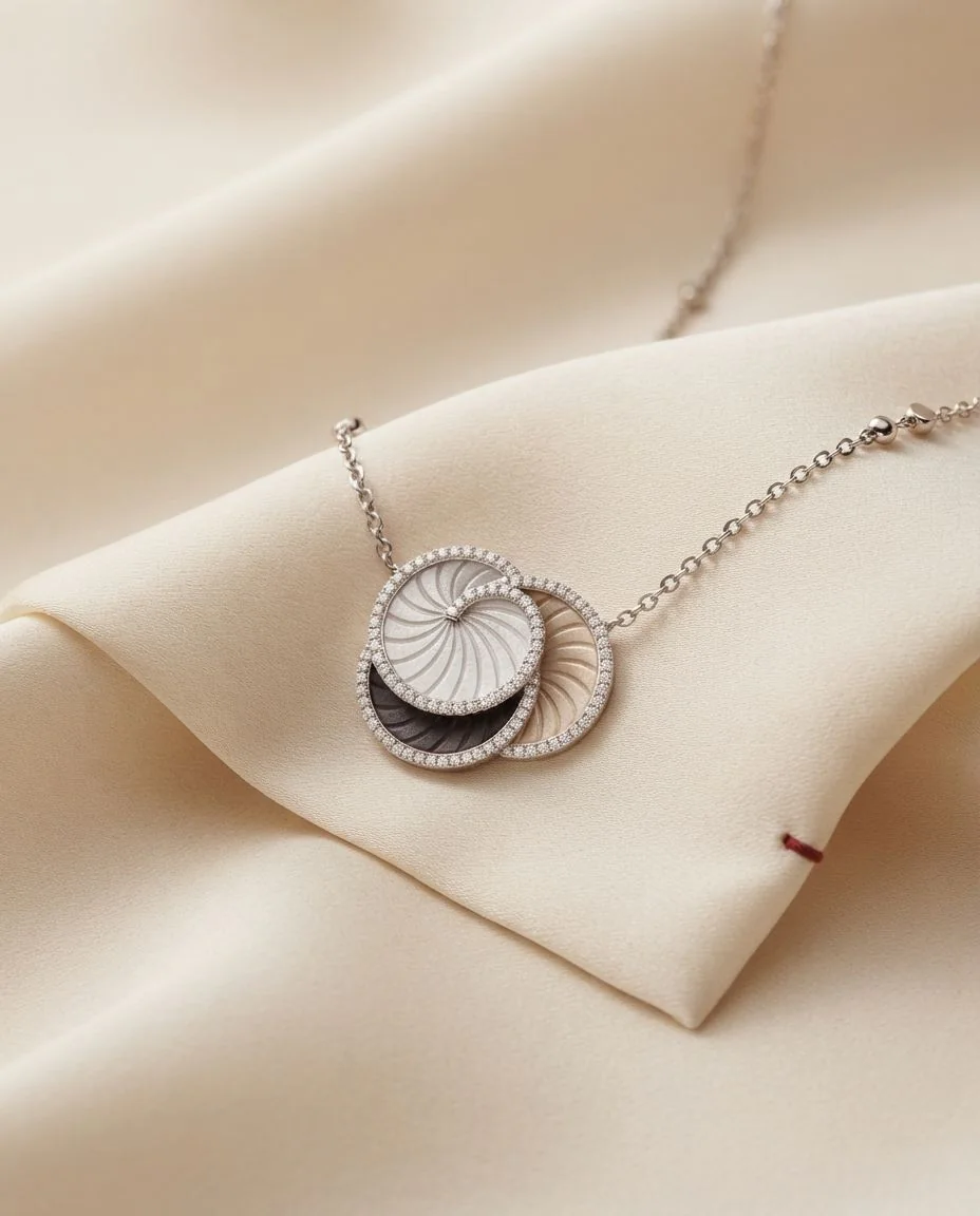 Collier Hypnose · drapiert