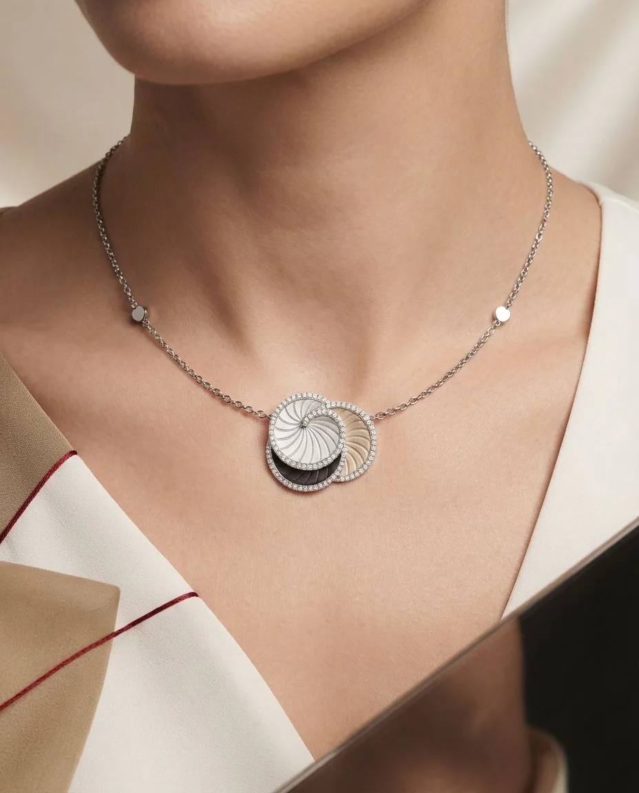Collier Hypnose · getragen