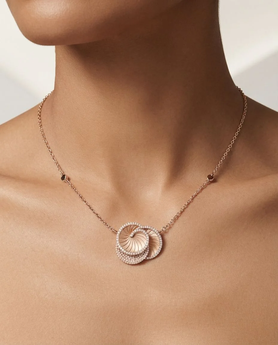 Collier Hypnose Galaxy · getragen