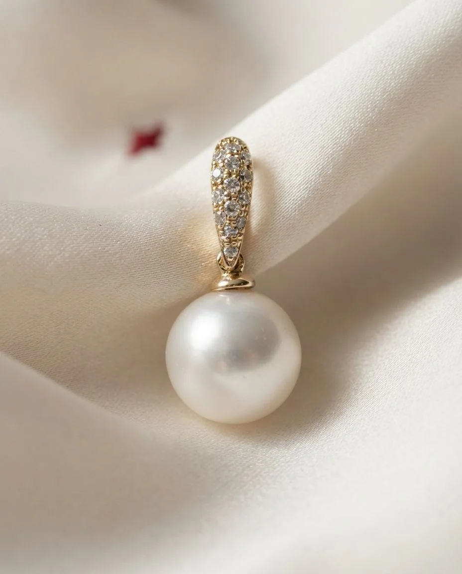 Anhänger 18 Karat Gelbgold · drapiert