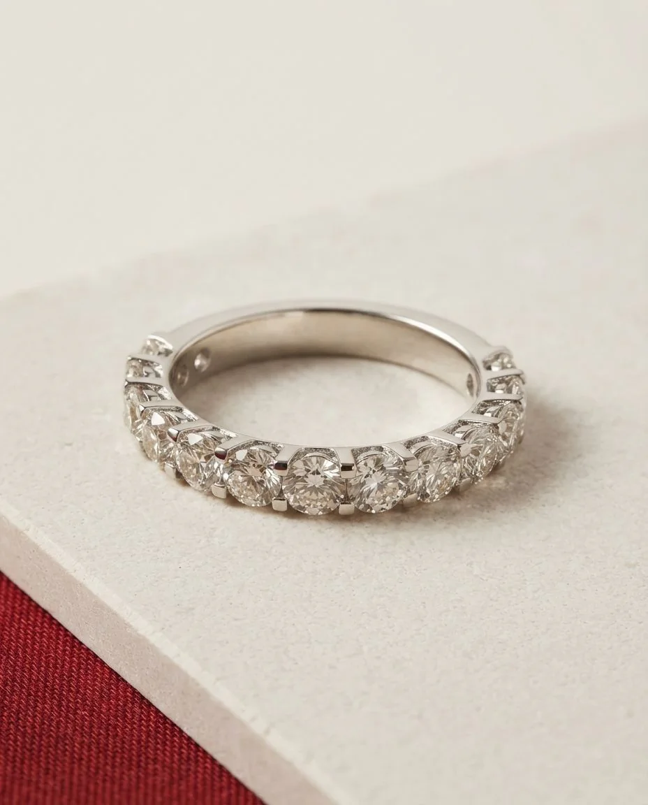 Ring 14 Karat Weißgold · drapiert