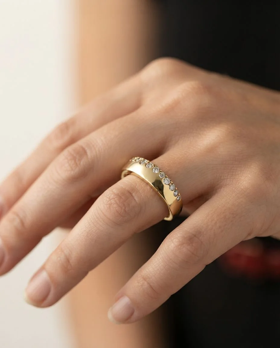 Ring 14 Karat Gelbgold · getragen