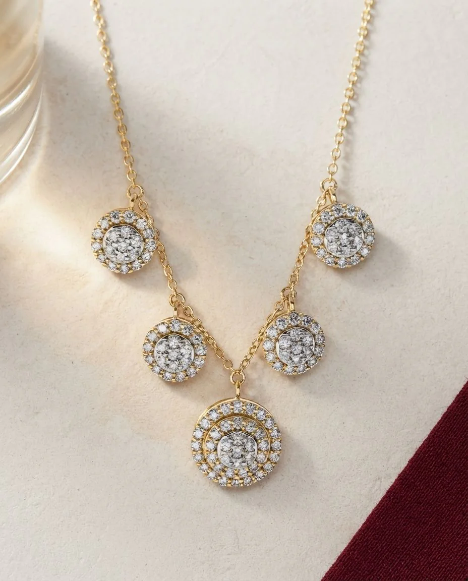Collier 18 Karat Gelbgold · drapiert
