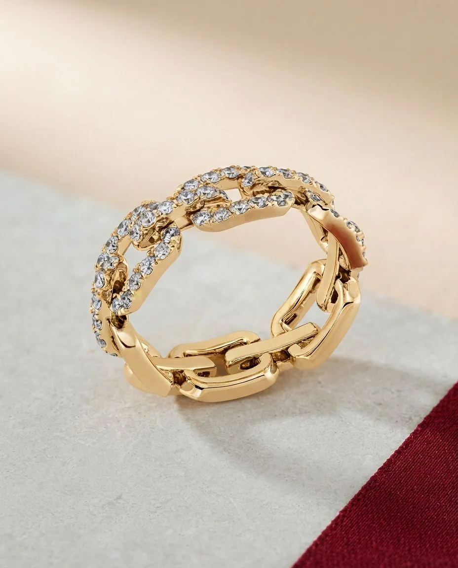 Ring 18 Karat Gelbgold · drapiert