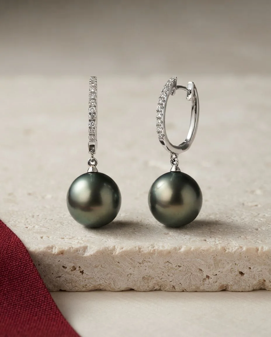 Ohrschmuck 18 Karat Gelbgold · drapiert