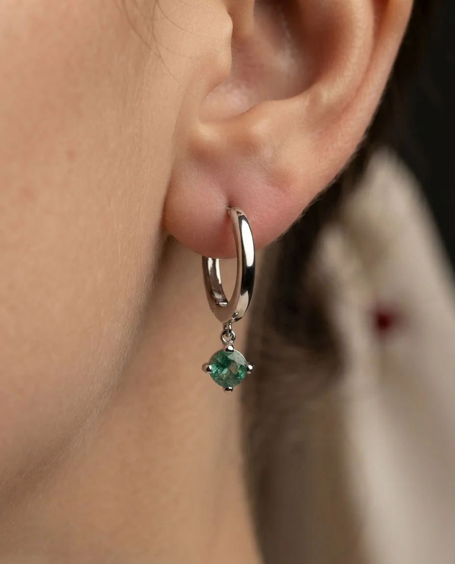 Ohrschmuck 18 Karat Weißgold · getragen