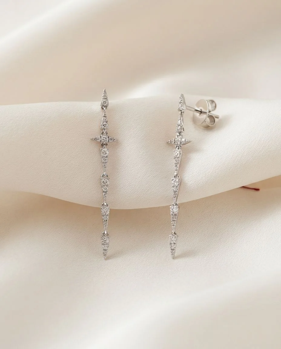 Ohrschmuck 14 Karat Weißgold · drapiert