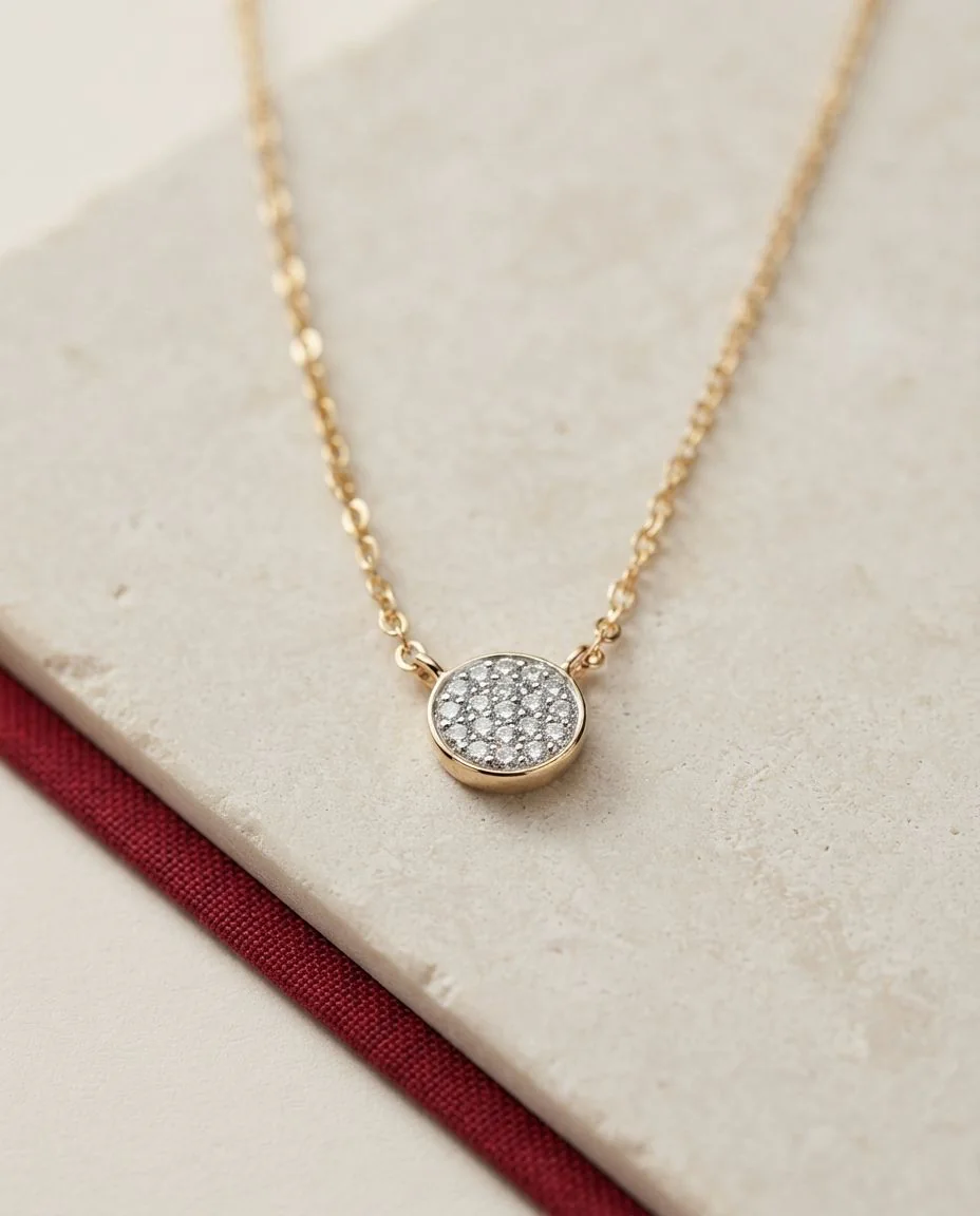 Collier 18 Karat Gelbgold · drapiert