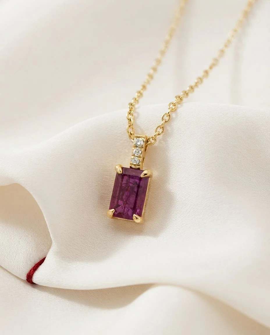 Collier 18 Karat Gelbgold, mit ZÖ 42 cm · drapiert