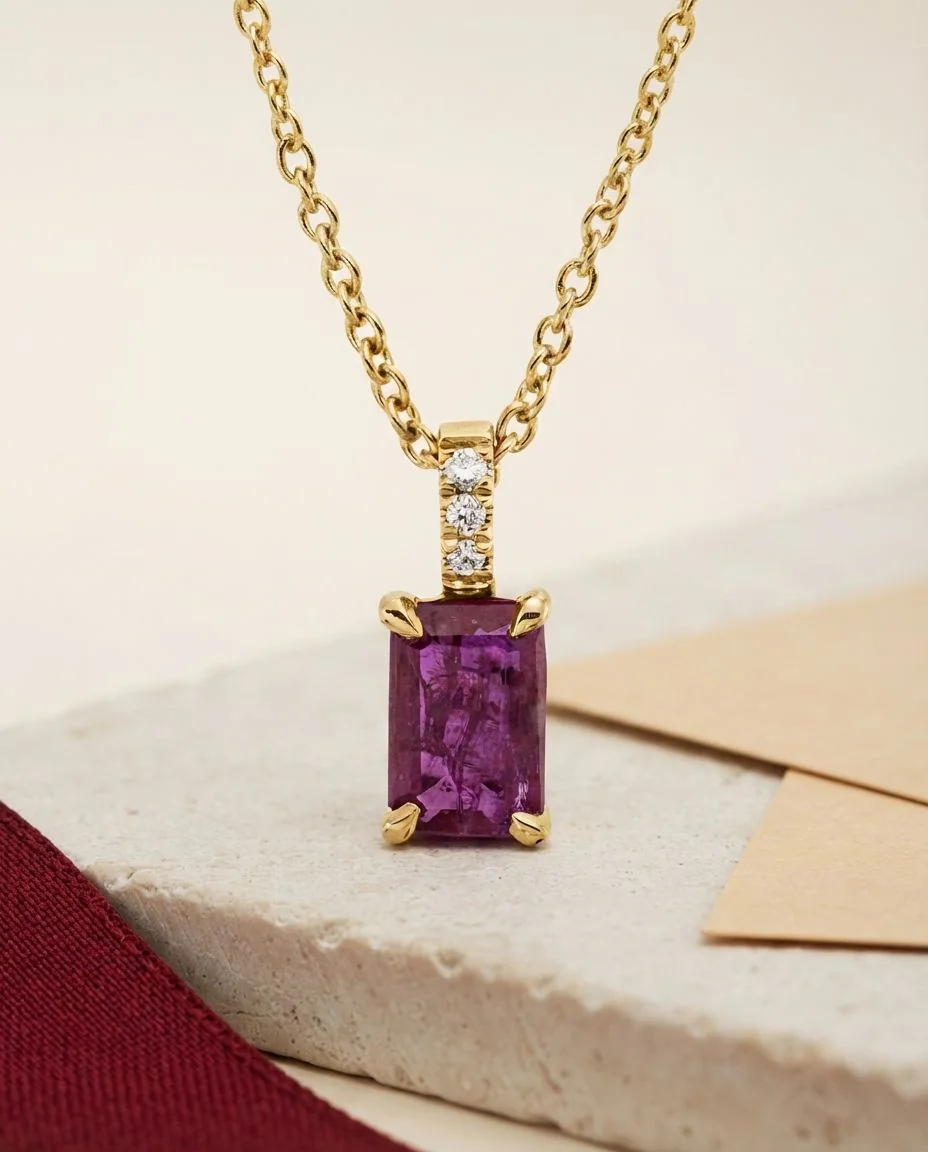 Collier 18 Karat Gelbgold, mit ZÖ 42 cm · drapiert
