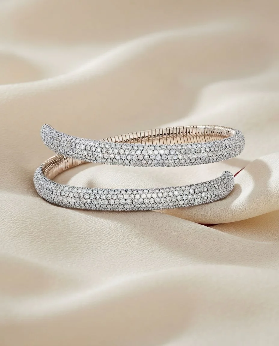 Armreif 18 Karat Weißgold · drapiert
