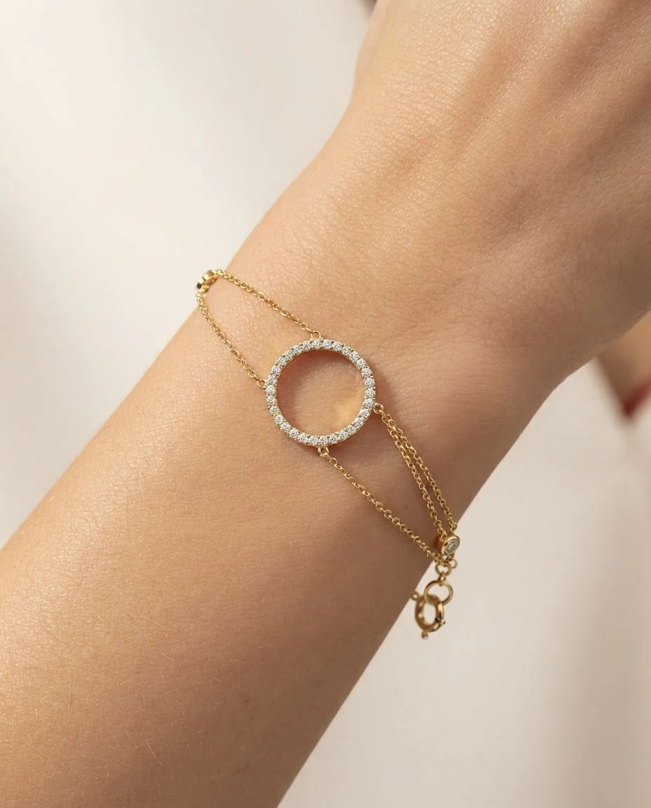 Armband 18 Karat Gelbgold Kreis, mit ZÖ 15,5 cm + 16,5 cm · getragen