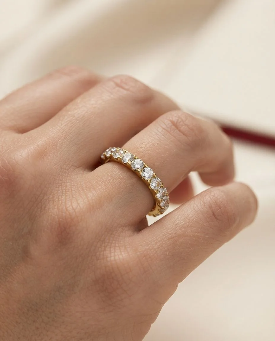 Ring 14 Karat Gelbgold · getragen