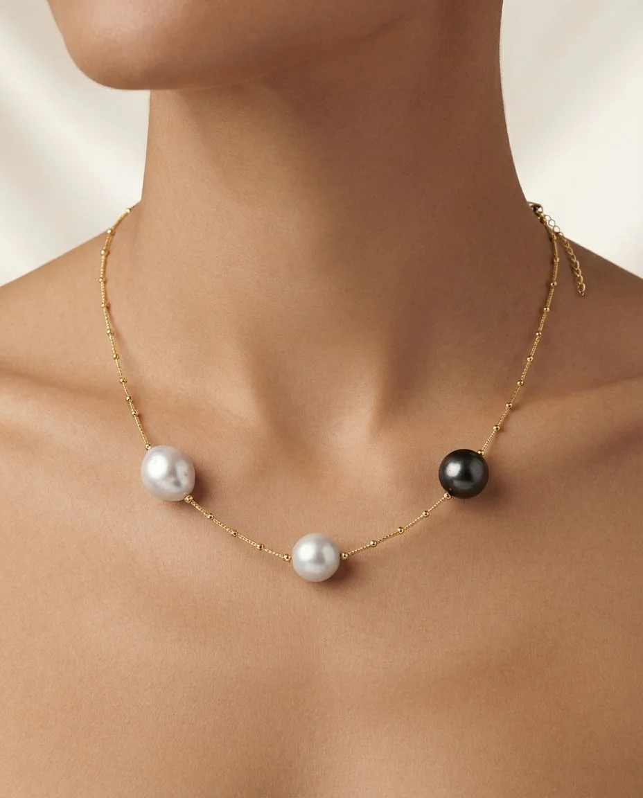Collier 18 Karat Gelbgold, mit ZÖ 40 cm · getragen