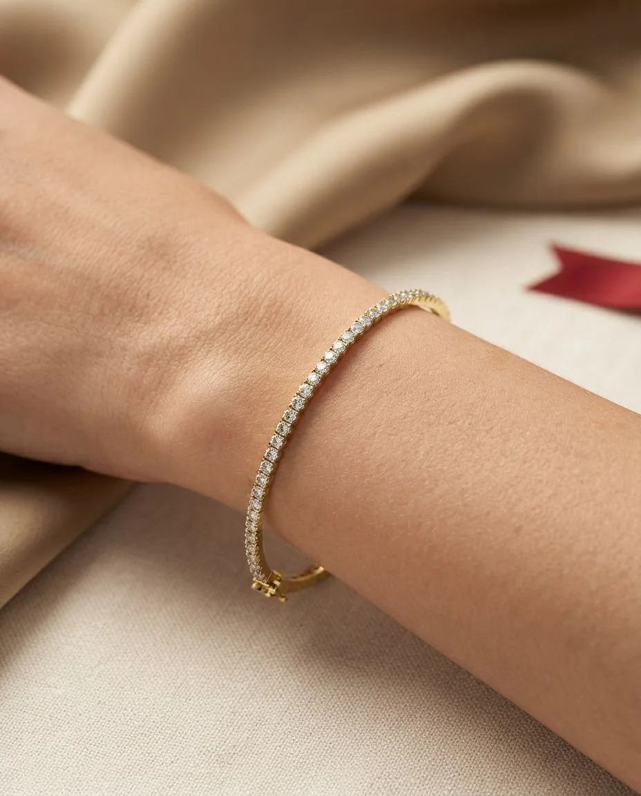 Armreif 18 Karat Gelbgold · getragen