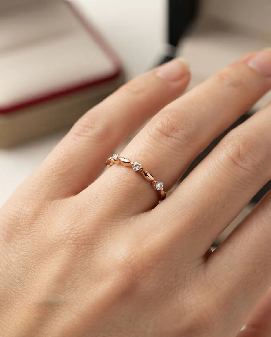 Ring 14 Karat Roségold · getragen