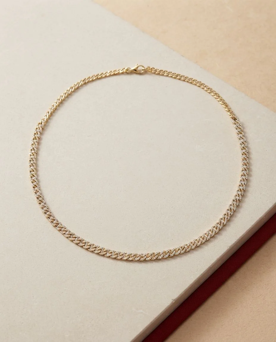 Collier 18 Karat Gelbgold · drapiert