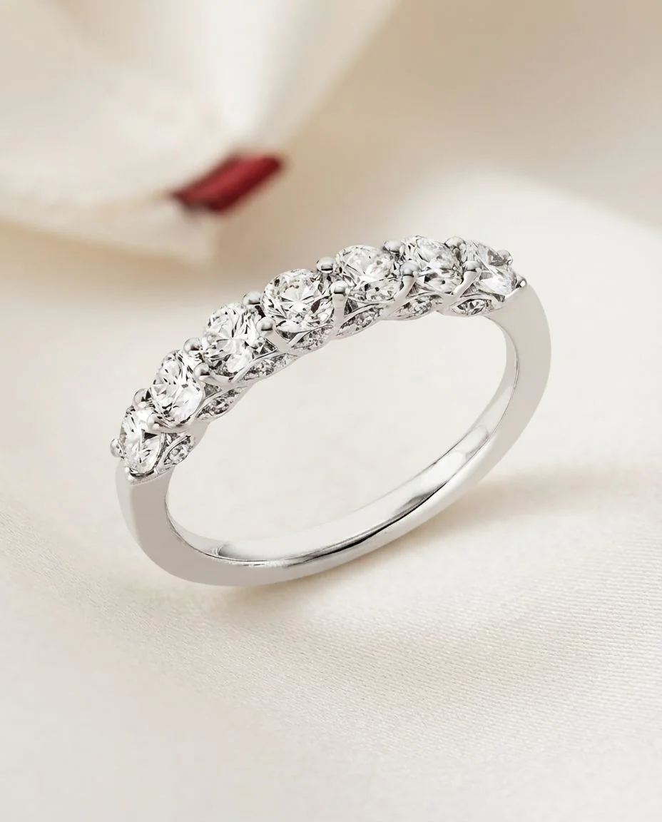 Ring 14 Karat Weißgold · drapiert