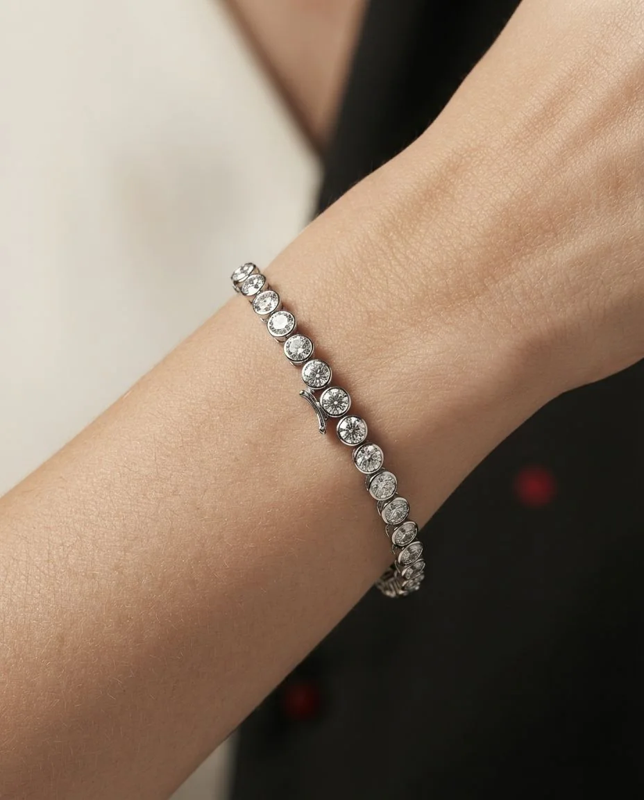 Armband 14 Karat Weißgold · getragen