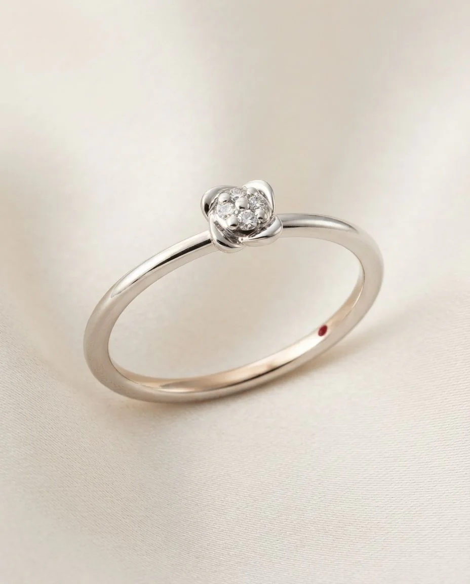 Ring 14 Karat Weißgold · drapiert