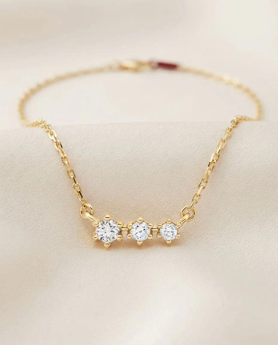 Collier 18 Karat Gelbgold, mit ZÖ 42 cm · drapiert