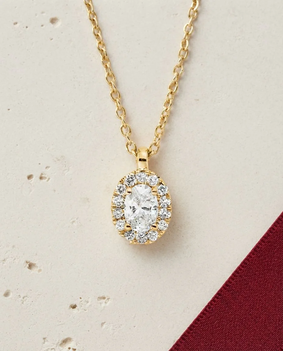 Collier 18 Karat Gelbgold, mit ZÖ 42 cm · drapiert