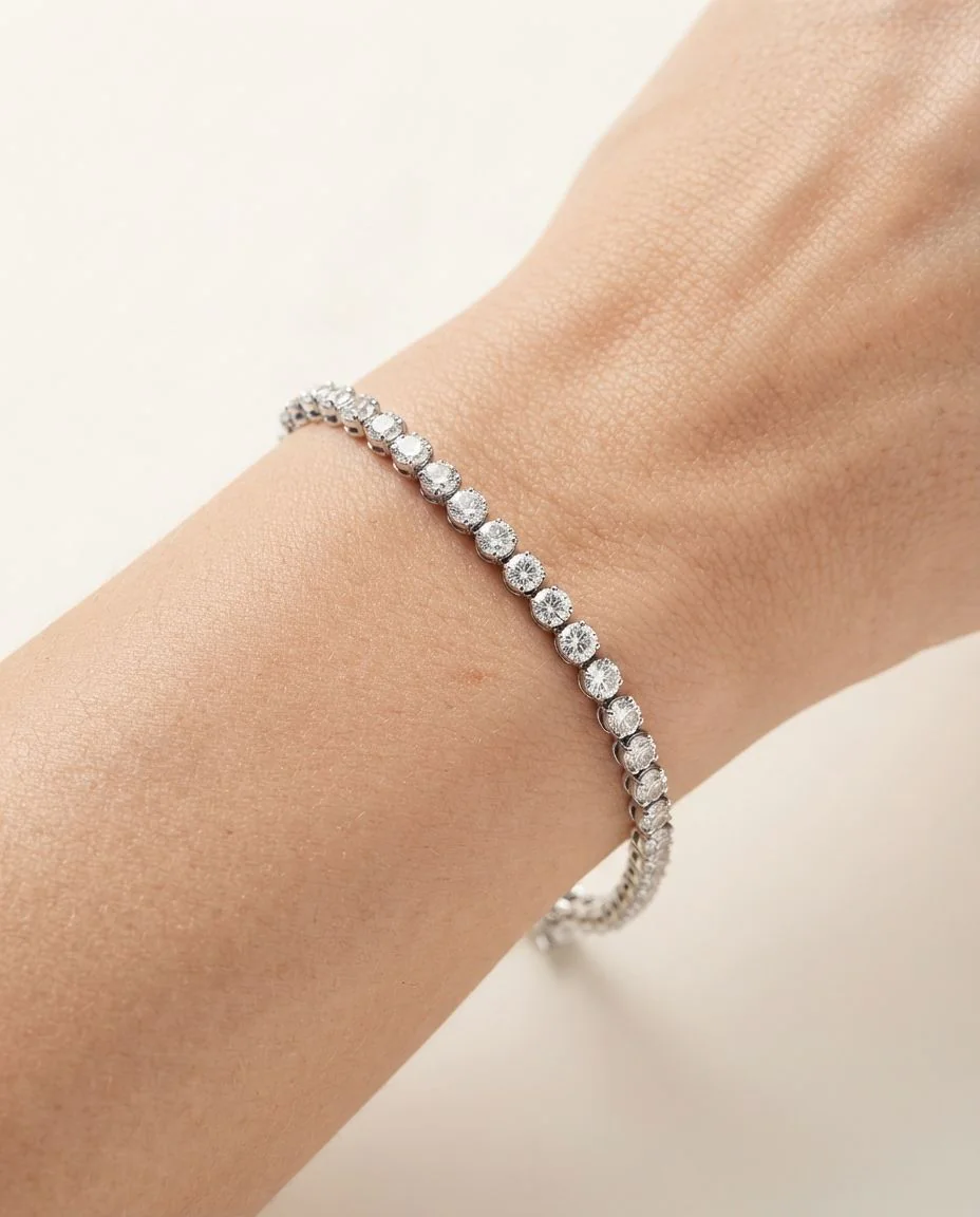 Armband 14 Karat Weißgold · getragen