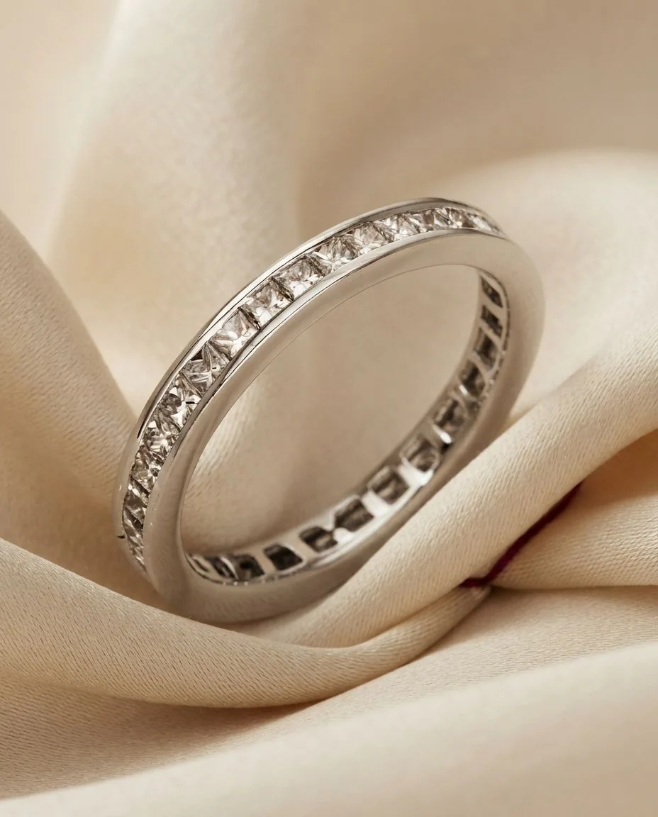 Ring 14 Karat Weißgold · drapiert