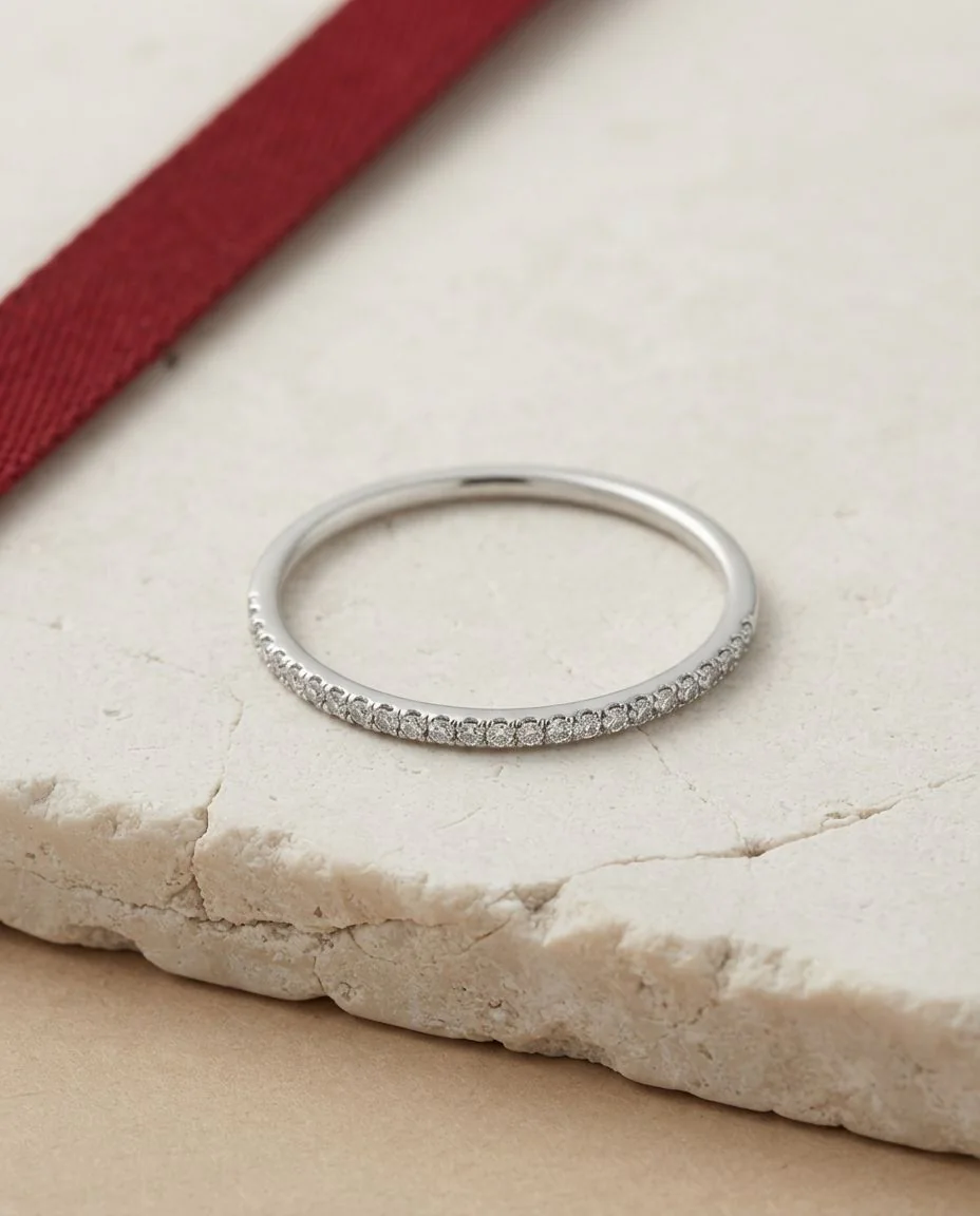 Ring 18 Karat Weißgold · drapiert