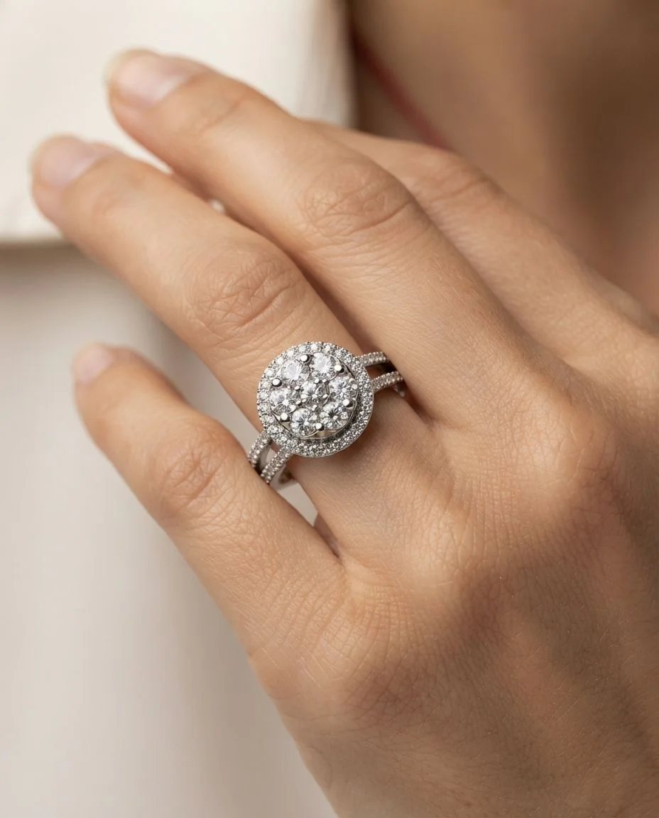 Ring 14 Karat Weißgold · getragen