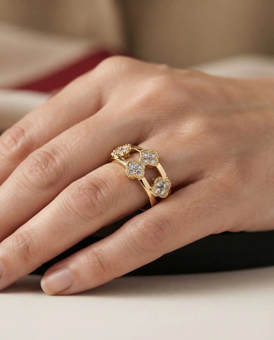 Ring 18 Karat Gelbgold · getragen
