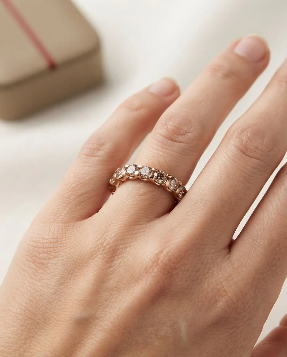 Ring 18 Karat Roségold, Premium Edition · getragen