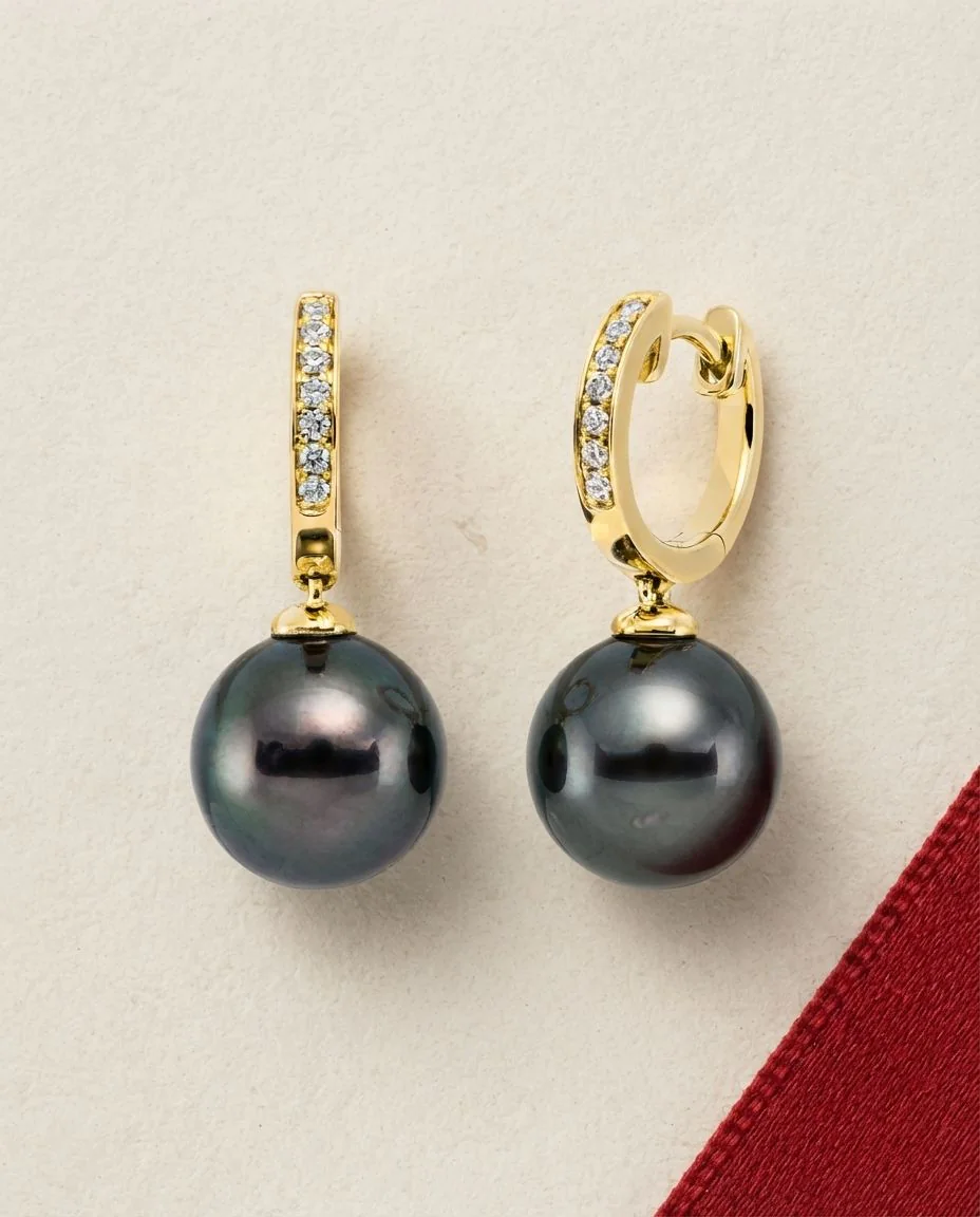 Ohrschmuck 18 Karat Gelbgold · drapiert