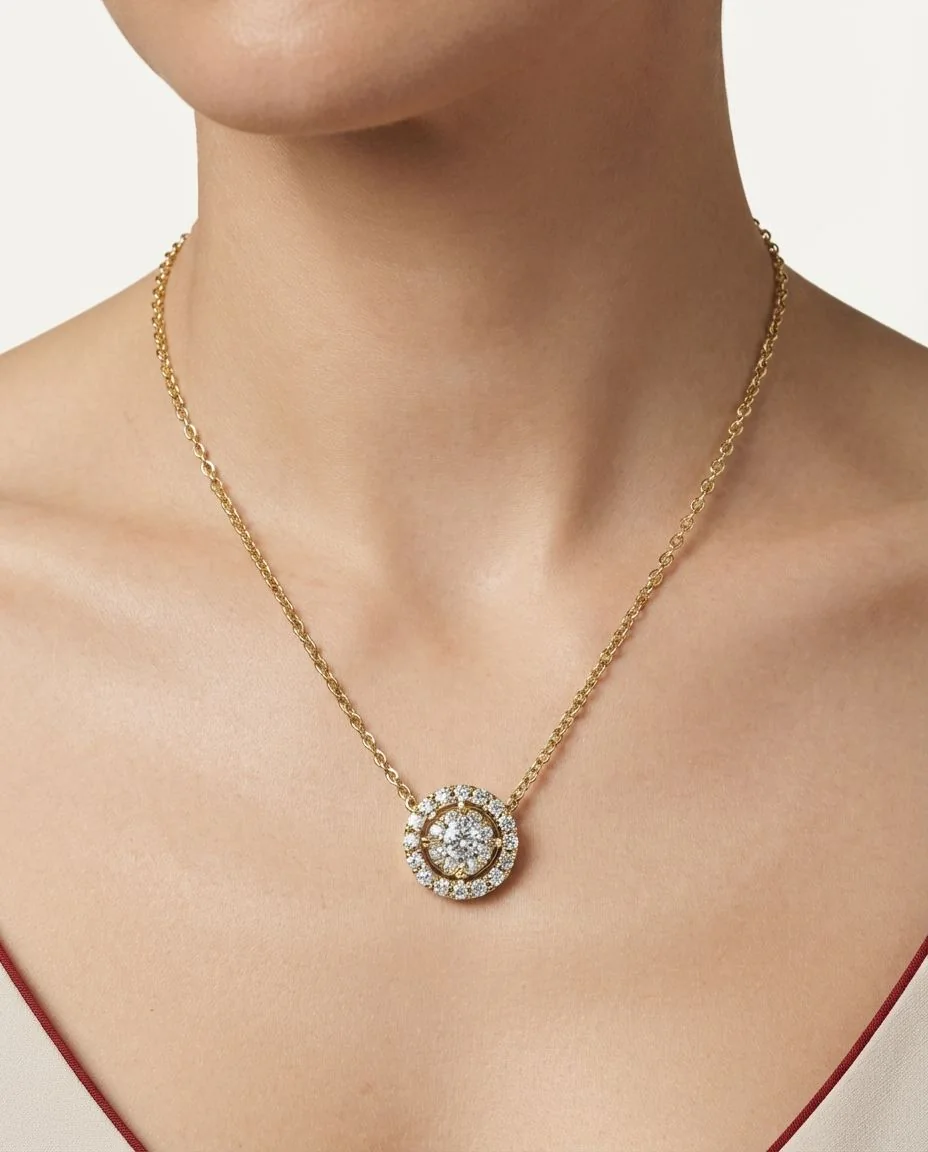 Collier 14 Karat Gelbgold · getragen