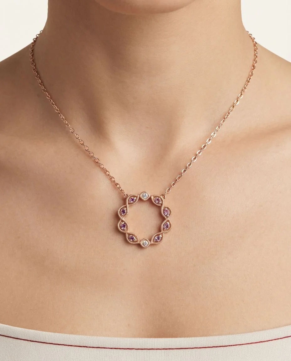 Collier 18 Karat Roségold, mit ZÖ 40+41+42cm · getragen
