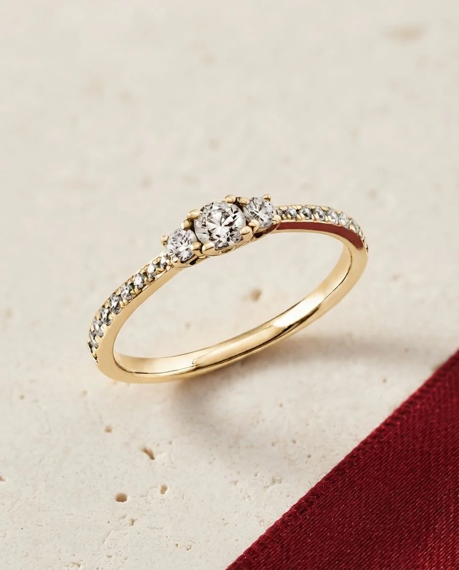 Ring 14 Karat Gelbgold · drapiert
