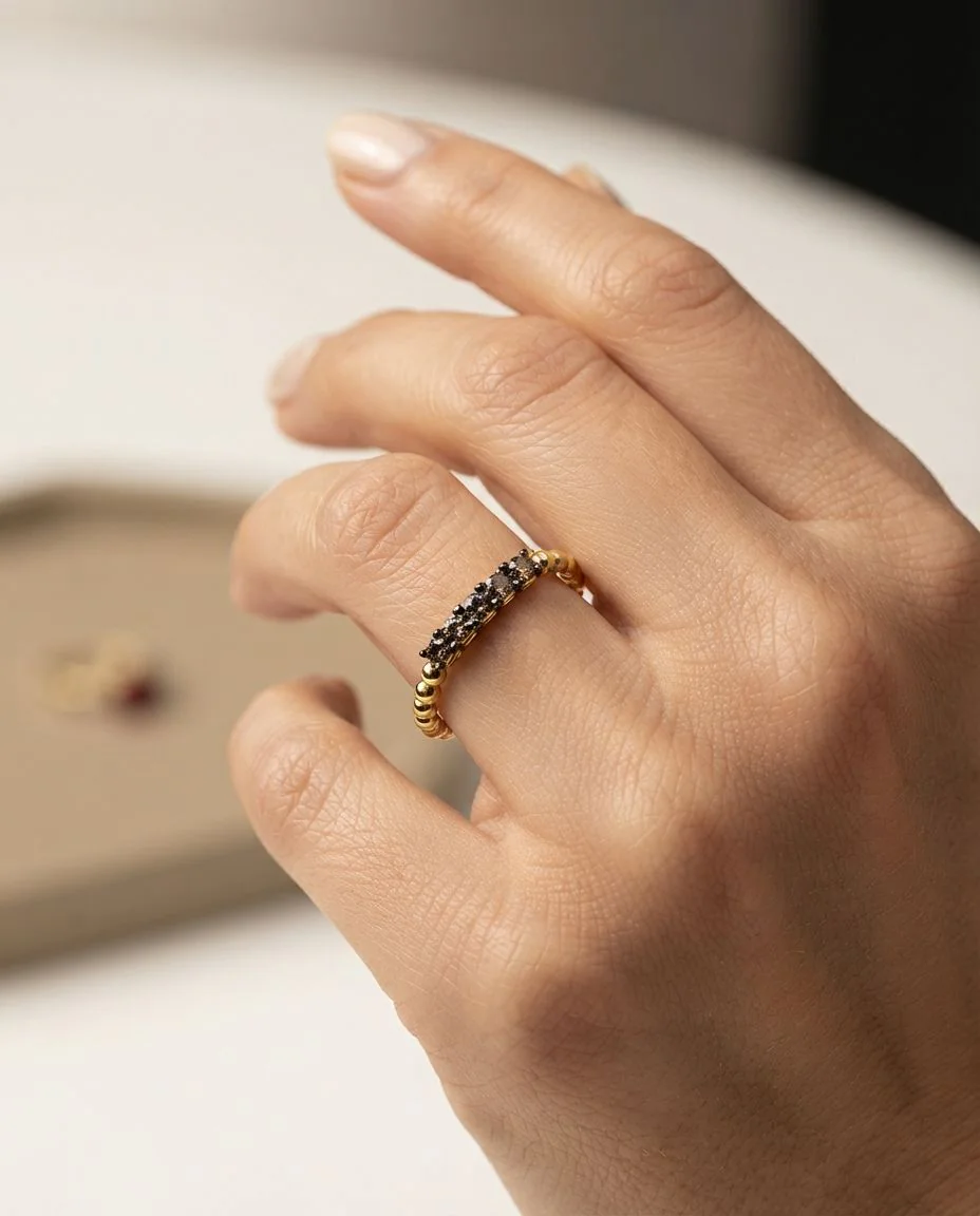 Ring 14 Karat Gelbgold · getragen