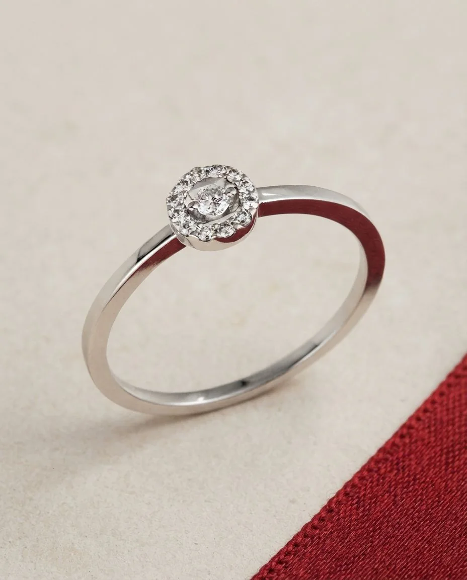 Ring 14 Karat Weißgold · drapiert