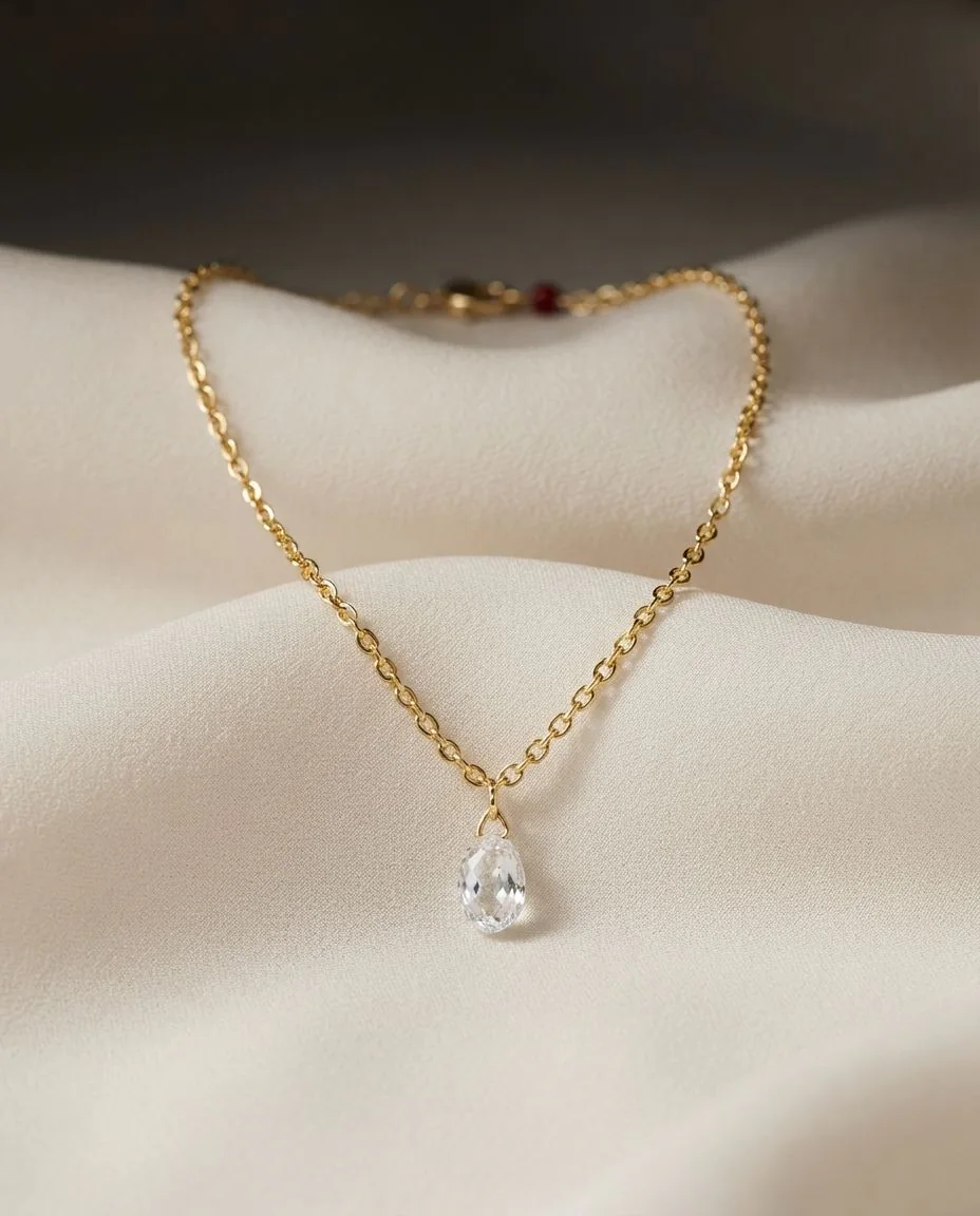 Collier 18 Karat Gelbgold, mit ZÖ 40 cm · drapiert