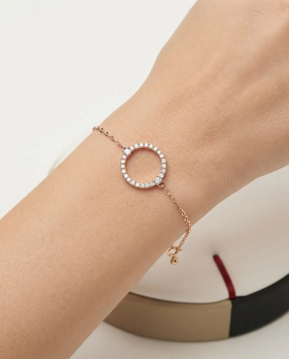 Armband 18 Karat Roségold Kreis · getragen