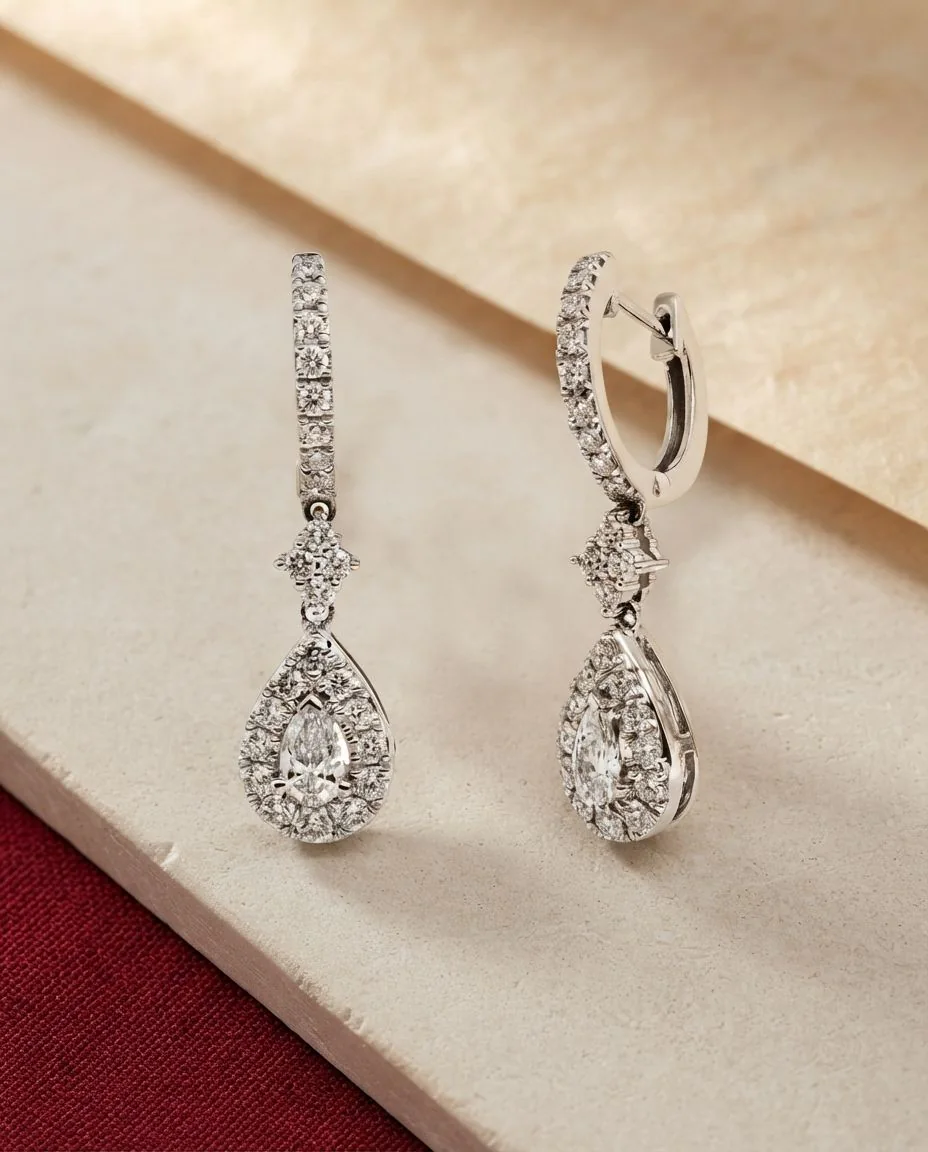 Ohrschmuck 14 Karat Weißgold · drapiert