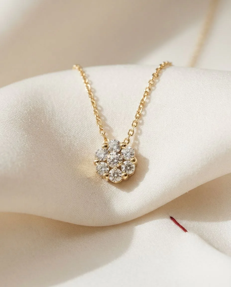 Collier 14 Karat Gelbgold · drapiert