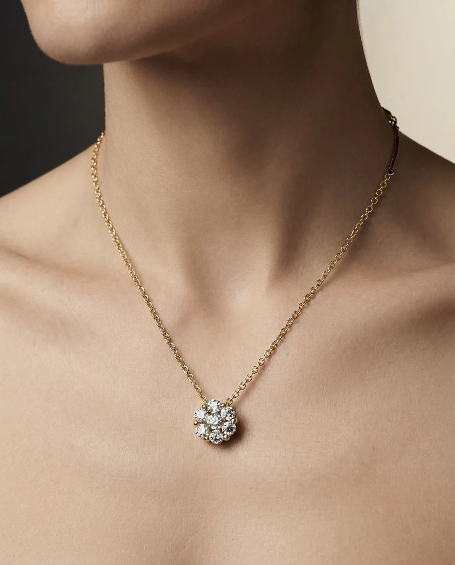 Collier 14 Karat Gelbgold · getragen