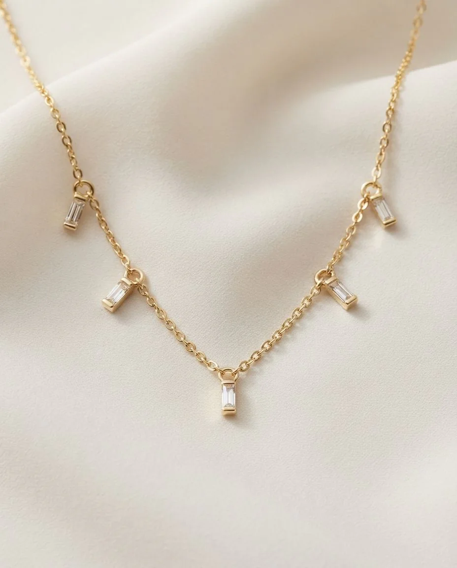 Collier 18 Karat Gelbgold · drapiert