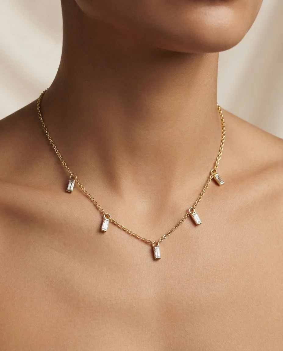 Collier 18 Karat Gelbgold · getragen